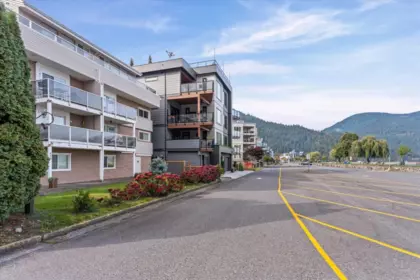 1 450 Esplanade Avenue, Harrison Hot Springs, BC, Harrison hot springs — Apartment/Condo for sale