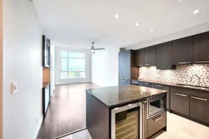 406 4570 Hastings Street, Burnaby, BC, Burnaby — Apartment/Condo for sale