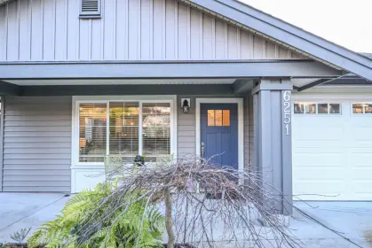 6251 Oracle Road, Sechelt, BC, Sechelt — Single Family Residence for sale