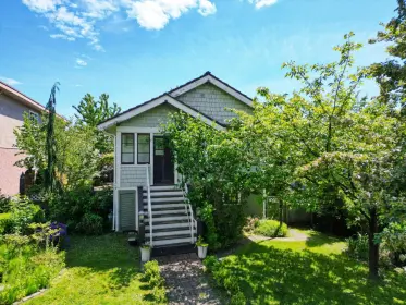 2552 E 11th Avenue, Vancouver, BC, Vancouver — Single Family Residence for sale