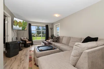 210 8955 Edward Street, Chilliwack, BC, Chilliwack — Apartment/Condo for sale