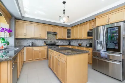 35550 Zanatta Lane, Abbotsford, BC, Abbotsford — Single Family Residence for sale