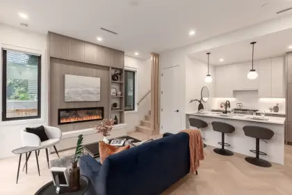 1 280 E 19th Avenue, Vancouver, BC, Vancouver — Half Duplex for sale