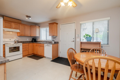 Kitchen Island Photo of 8570 152 Street, Surrey, BC
