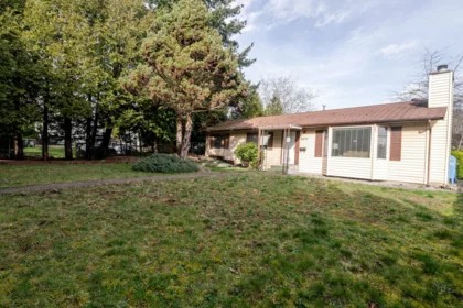 Mudroom Photo of 8570 152 Street, Surrey, BC