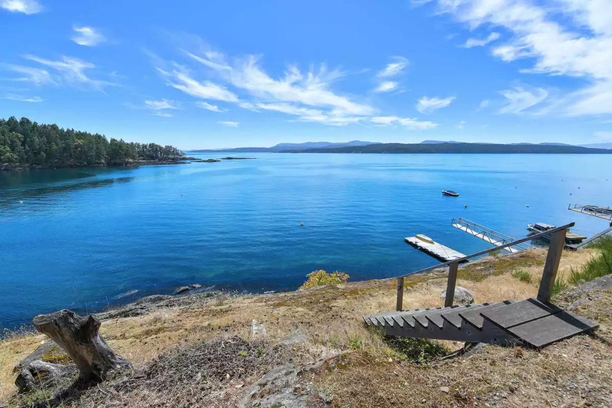 Dining Area Photo of 222 Spinnaker Drive, Mayne Island, BC