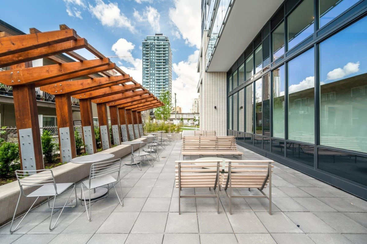 Swimming Pool Photo of 2903 6537 Telford Avenue, Burnaby, BC