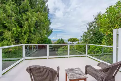 4789 Whitaker Road, Sechelt, BC, Sechelt — Single Family Residence for sale