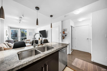704 1887 Crowe Street, Vancouver, BC, Vancouver — Apartment/Condo for sale
