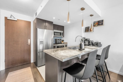 704 1887 Crowe Street, Vancouver, BC, Vancouver — Apartment/Condo for sale