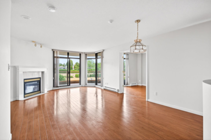 301 4425 Halifax Street, Burnaby, BC, Burnaby — Apartment/Condo for sale