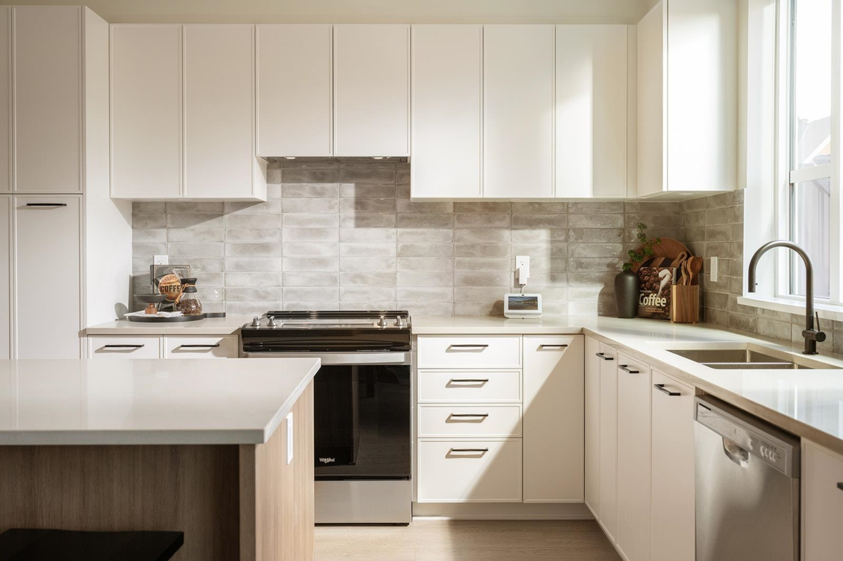 Kitchen Photo of 20 3025 Mcmillan Road, Abbotsford, BC