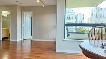 512 3588 Crowley Drive, Vancouver, BC, Vancouver — Apartment/Condo for sale