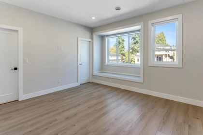 Entry Foyer Photo of 11463 138a Street, Surrey, BC