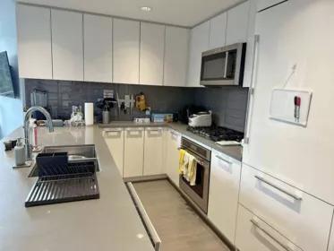 606 3093 Windsor Gate, Coquitlam, BC