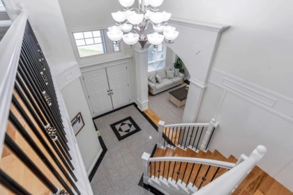 Entry Foyer Photo of 16488 104a Avenue, Surrey, BC