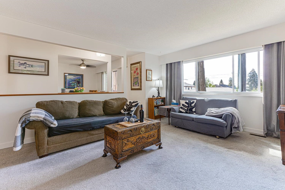 Breakfast Nook Photo of 1951 Austin Avenue, Coquitlam, BC