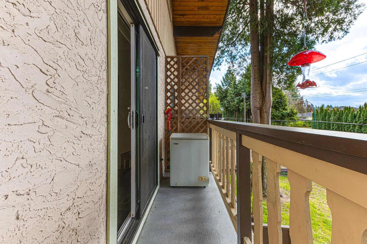 Entry Foyer Photo of 1951 Austin Avenue, Coquitlam, BC