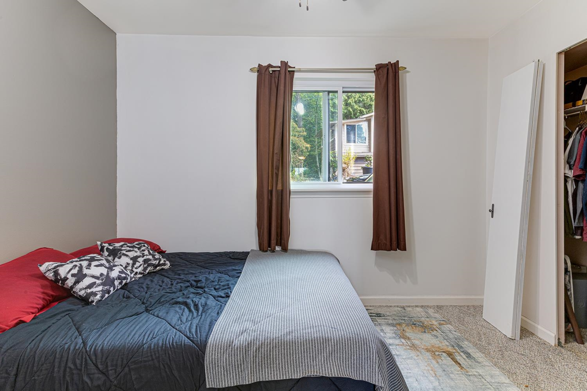 Swimming Pool Photo of 1951 Austin Avenue, Coquitlam, BC