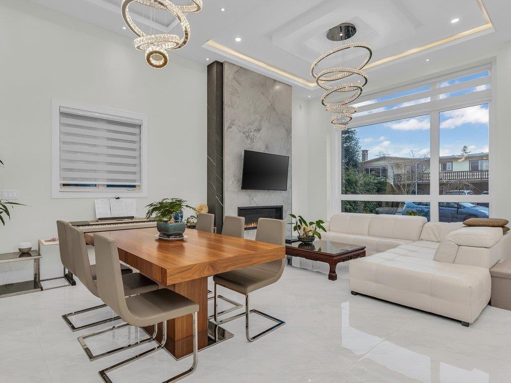 Kitchen Island Photo of 3771 Bowen Drive, Richmond, BC