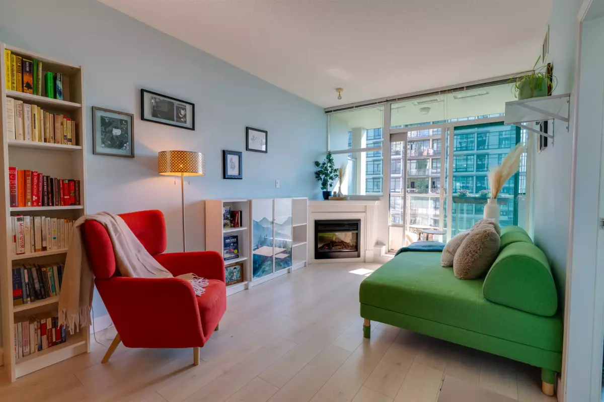 Pantry Photo of 508 168 E Esplanade, North Vancouver, BC