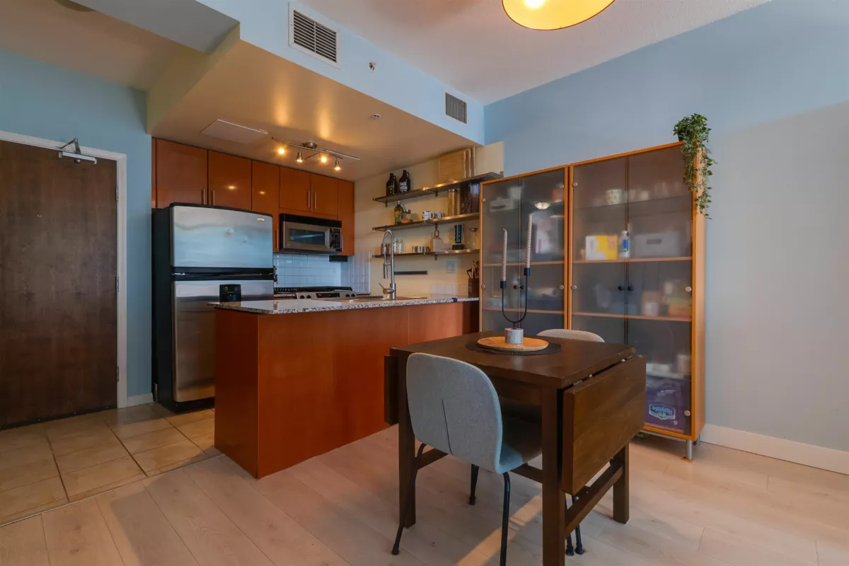 Walk-In Closet Photo of 508 168 E Esplanade, North Vancouver, BC