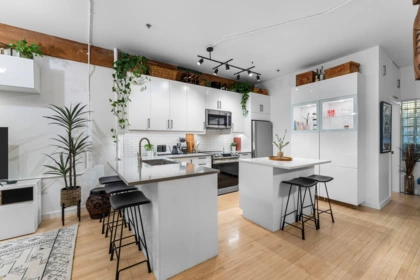 205 2556 E Hastings Street, Vancouver, BC, Vancouver — Apartment/Condo for sale