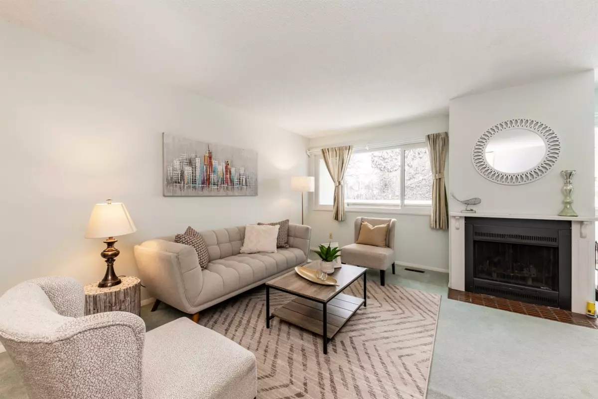 Kitchen Island Photo of 71 11491 7th Avenue, Richmond, BC
