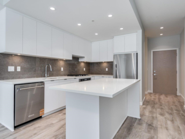 209 625 Cottonwood Avenue, Coquitlam, BC, Coquitlam — Apartment/Condo for sale