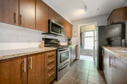 207 3240 St Johns Street, Port Moody, BC, Port Moody — Apartment/Condo for sale
