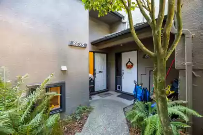 8575 Woodridge Place, Burnaby, BC, Burnaby — Townhouse for sale