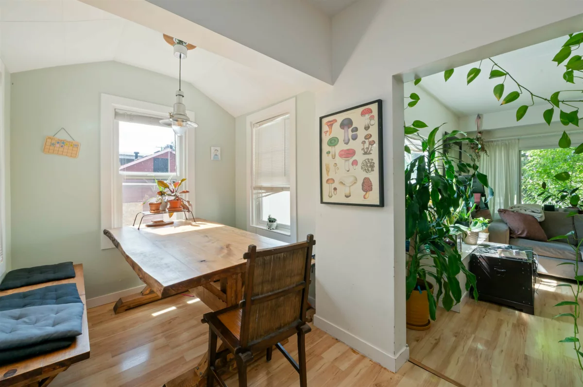 Front Yard Photo of 2594 Campbell Avenue, Abbotsford, BC