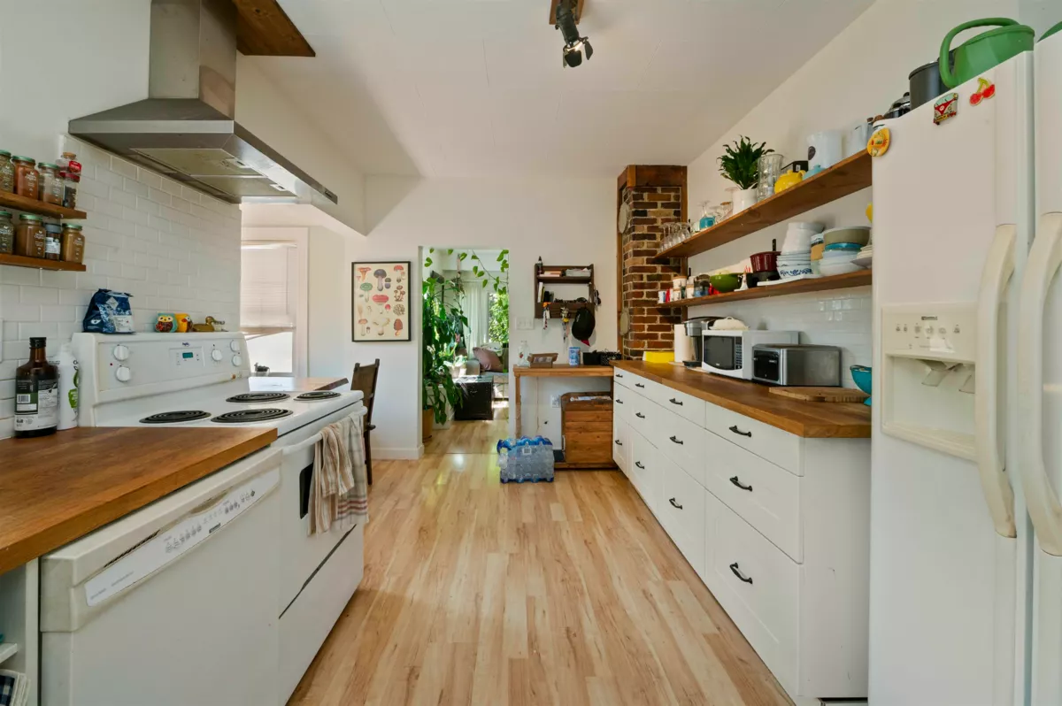 Garage Interior Photo of 2594 Campbell Avenue, Abbotsford, BC