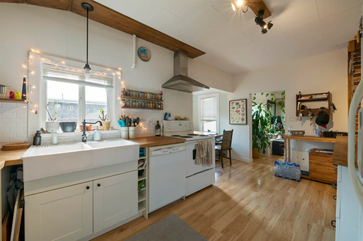 Outdoor Deck Photo of 2594 Campbell Avenue, Abbotsford, BC