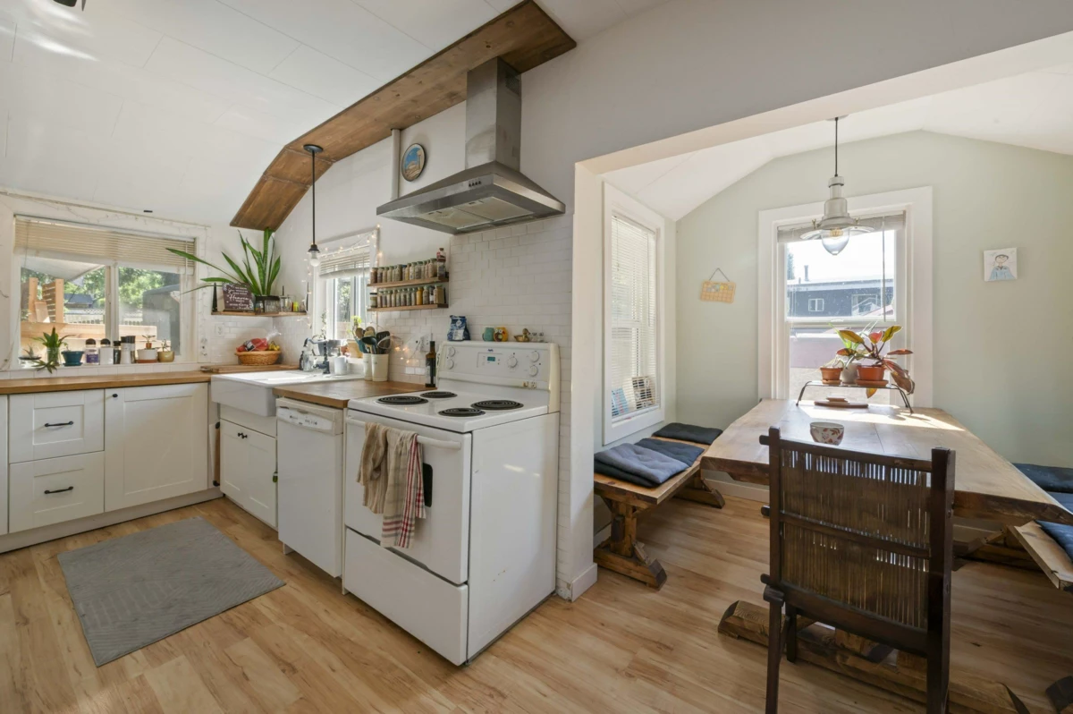 Outdoor Patio Photo of 2594 Campbell Avenue, Abbotsford, BC