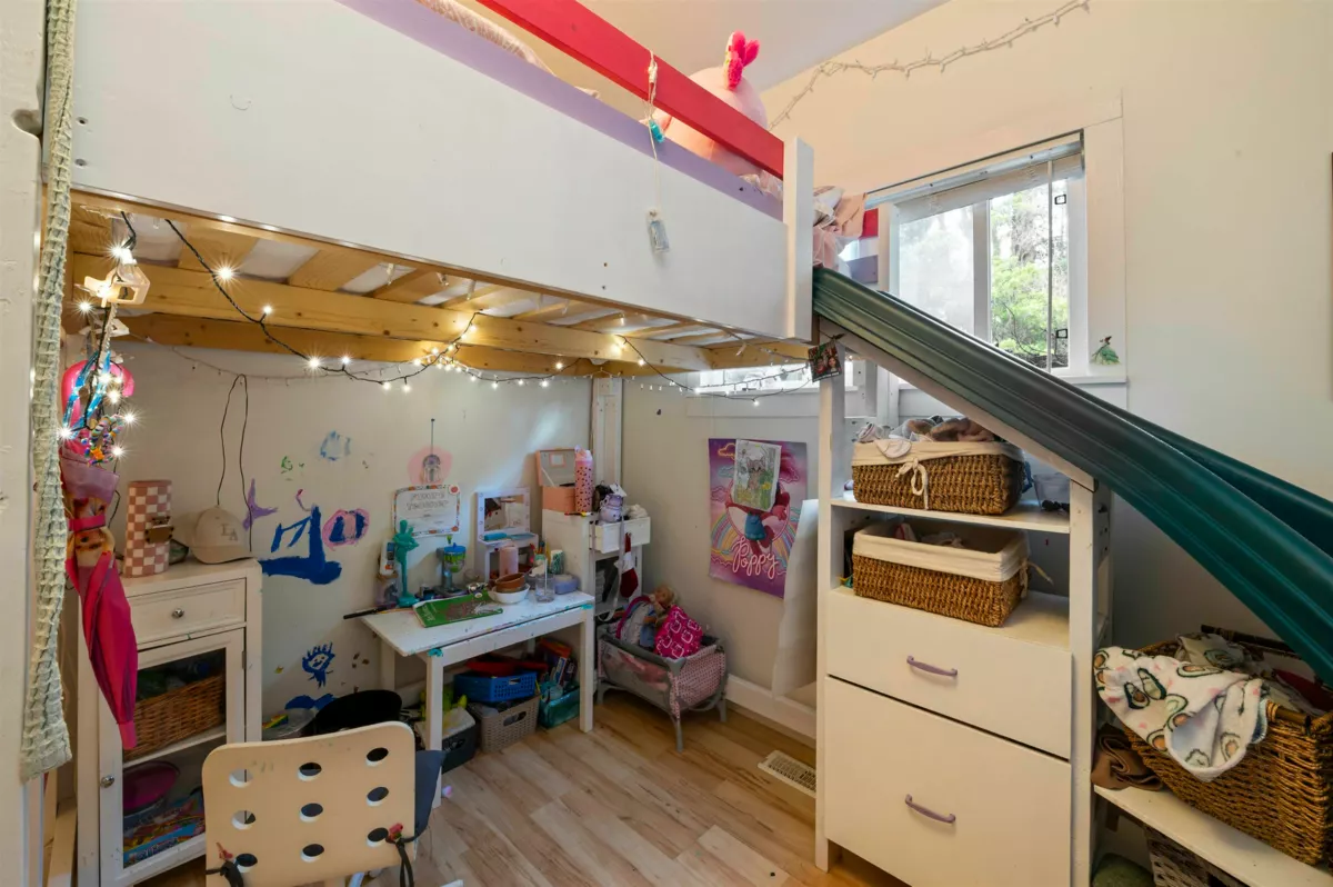 Swimming Pool Photo of 2594 Campbell Avenue, Abbotsford, BC