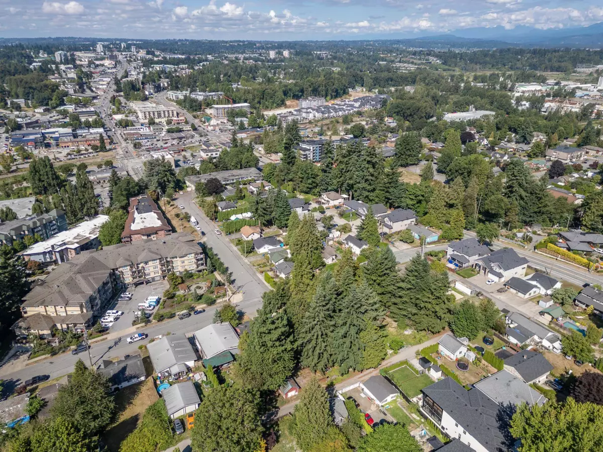 Walk-In Closet Photo of 2594 Campbell Avenue, Abbotsford, BC