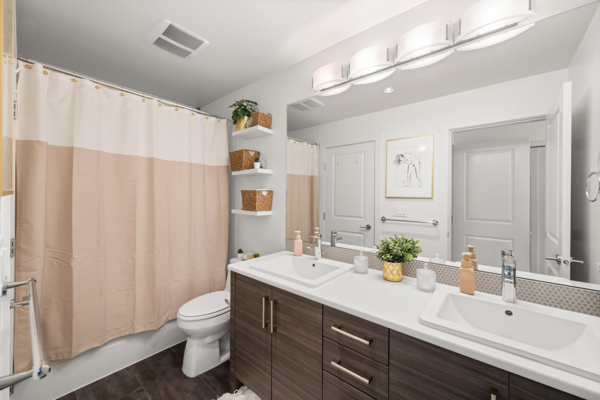 Guest Bathroom Photo of 26 19477 72a Avenue, Surrey, BC