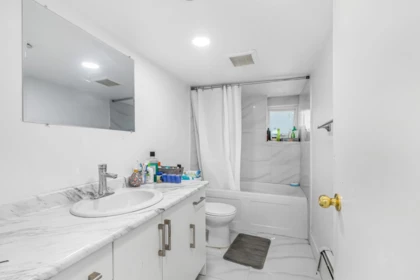 Primary Bathroom Photo of 13906 68 Avenue, Surrey, BC