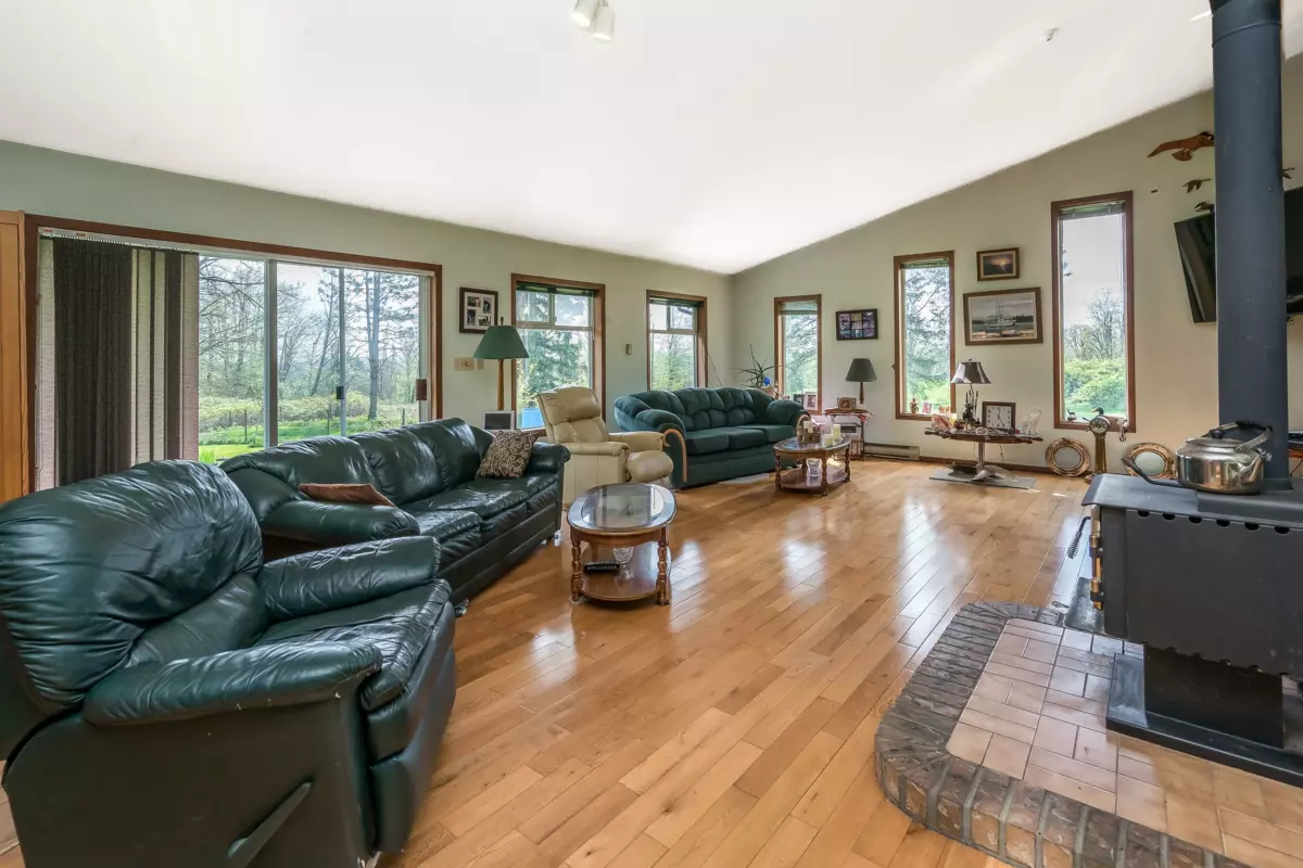 Front Yard Photo of 24548 21b Avenue, Langley, BC