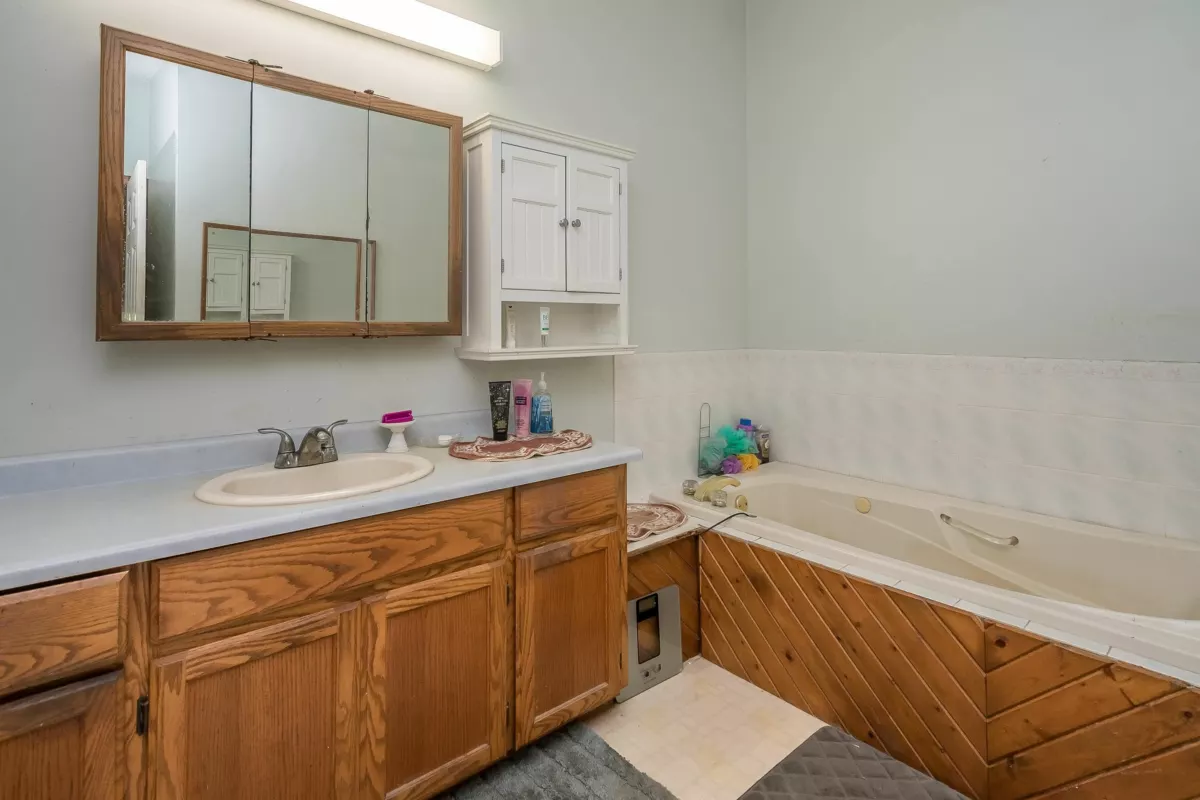 Swimming Pool Photo of 24548 21b Avenue, Langley, BC