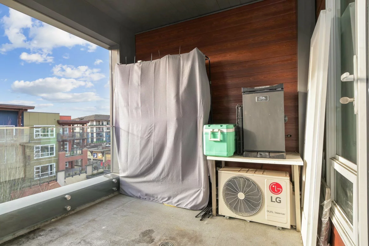Powder Room Photo of A414 20727 Willoughby Town Centre Drive, Langley, BC