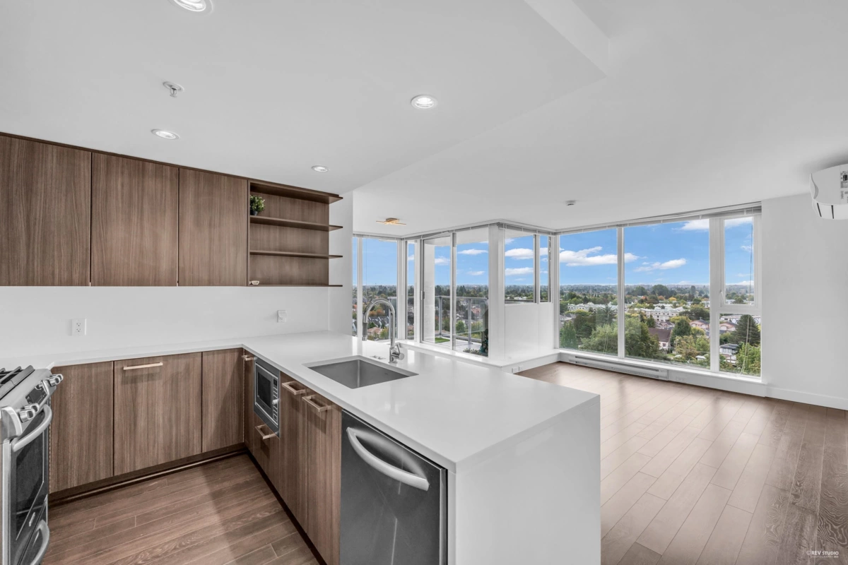 Kitchen Island Photo of 1802 8288 Granville Avenue, Richmond, BC