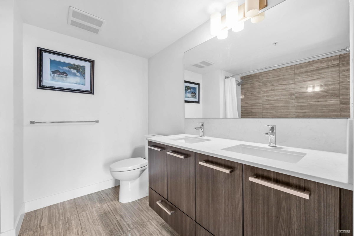 Primary Bathroom Photo of 1802 8288 Granville Avenue, Richmond, BC
