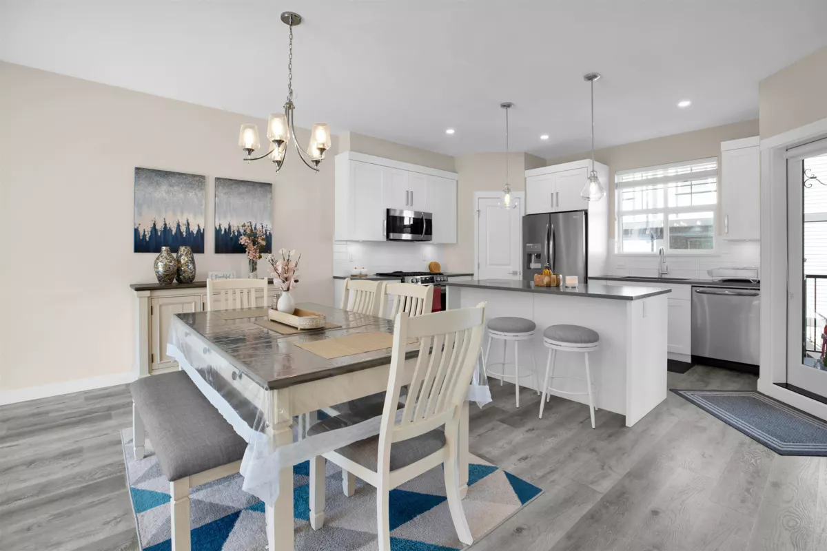 Kitchen Island Photo of 25 7740 Grand Street, Mission, BC