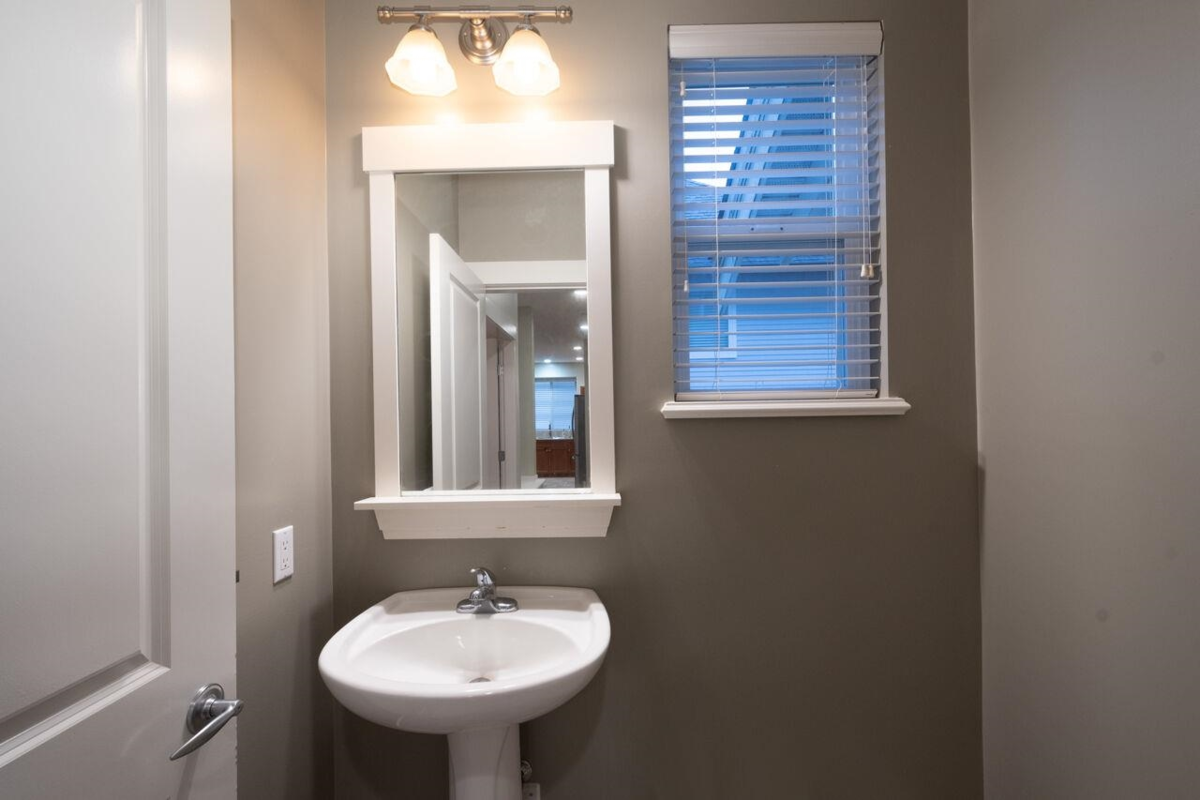 Laundry Room Photo of 82 Cliffwood Drive, Port Moody, BC