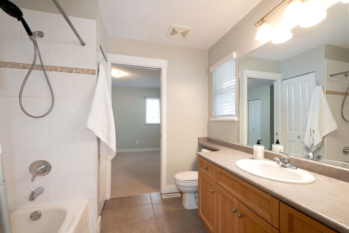 Swimming Pool Photo of 82 Cliffwood Drive, Port Moody, BC