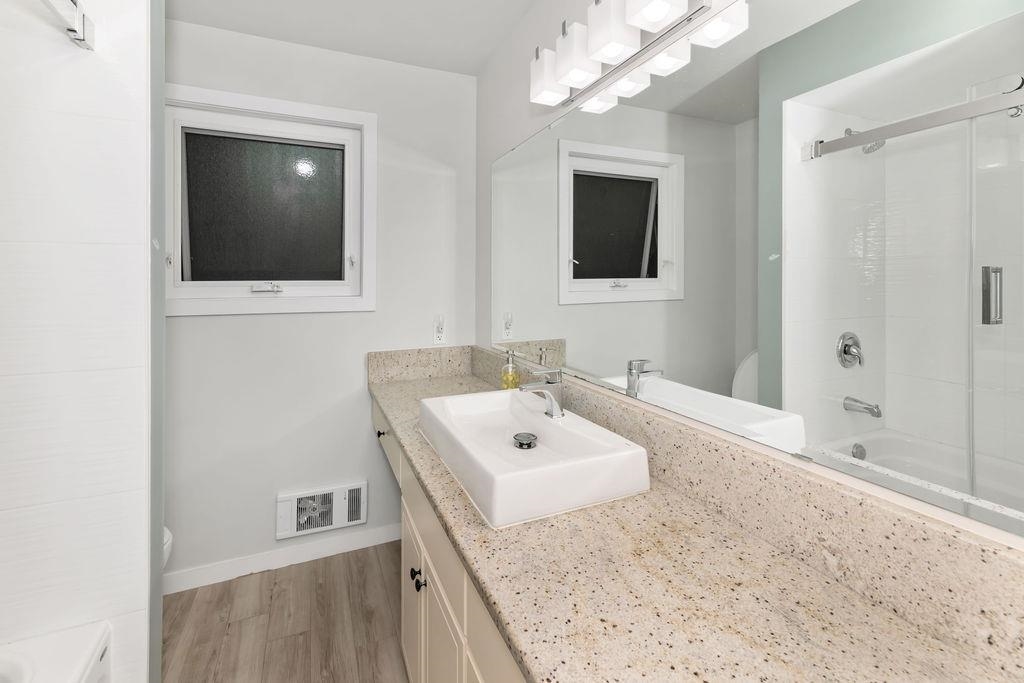 Basement Recreation Room Photo of 6950 Porpoise Drive, Sechelt, BC