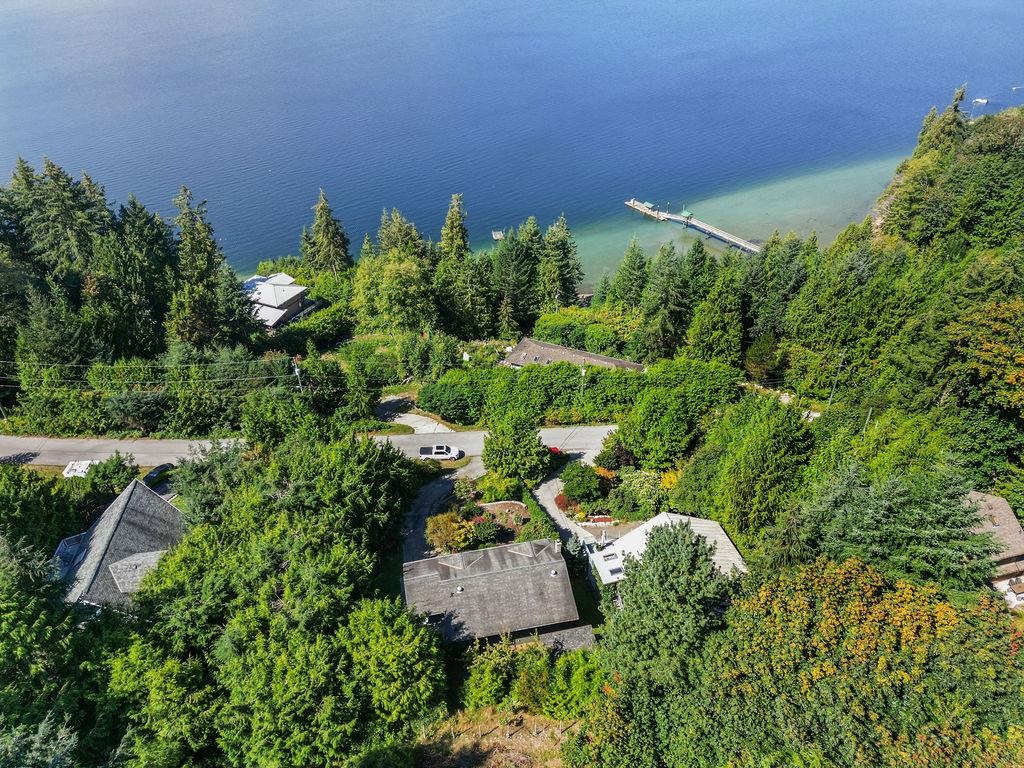 Front Yard Photo of 6950 Porpoise Drive, Sechelt, BC