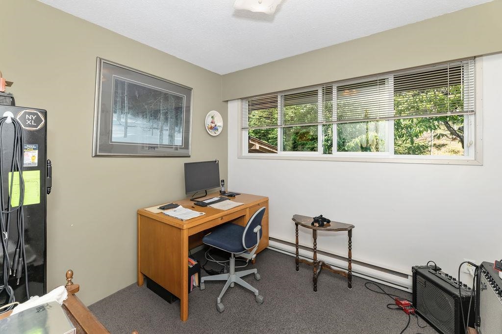 Laundry Room Photo of 6950 Porpoise Drive, Sechelt, BC